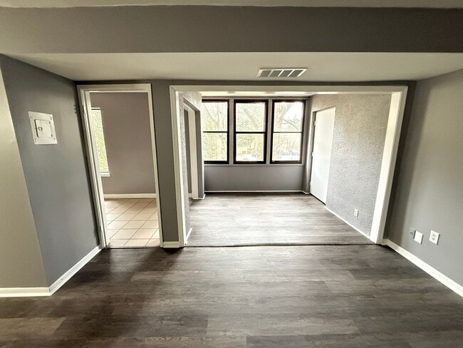 9635 White Acre Rd in Columbia, MD - Building Photo - Building Photo