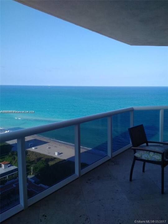 4775 Collins Ave, Unit 2208 in Miami, FL - Building Photo