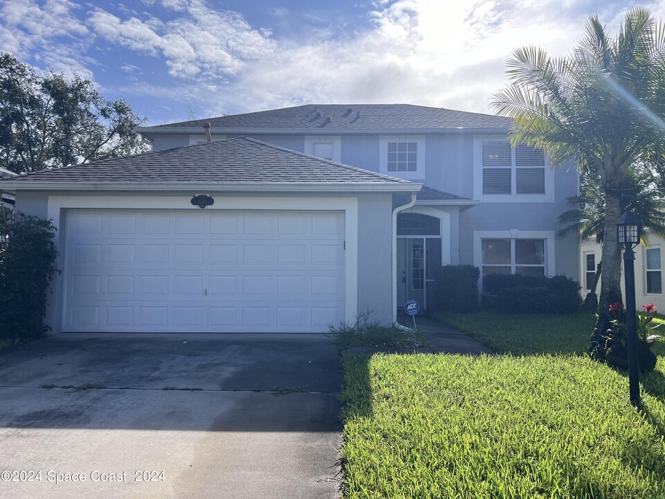 1531 Vista Lake Cir in Melbourne, FL - Building Photo