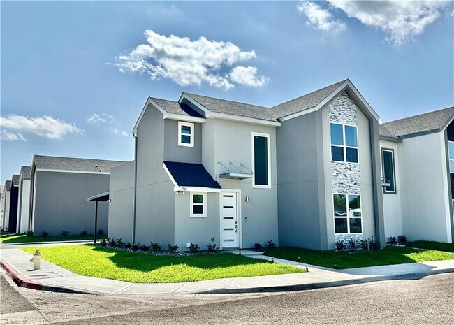 701 W Seminole Ave in Pharr, TX - Building Photo - Building Photo