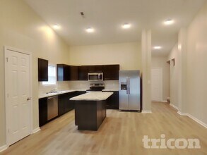 12105 Fall Ct in Cumberland, IN - Building Photo - Building Photo