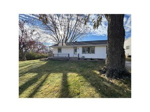 3921 Sycamore Ave in Madison, WI - Building Photo - Building Photo