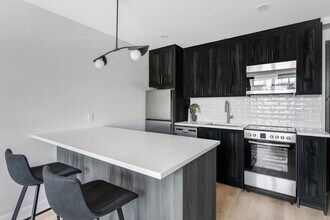 658 Somerset St W in Ottawa, ON - Building Photo - Building Photo