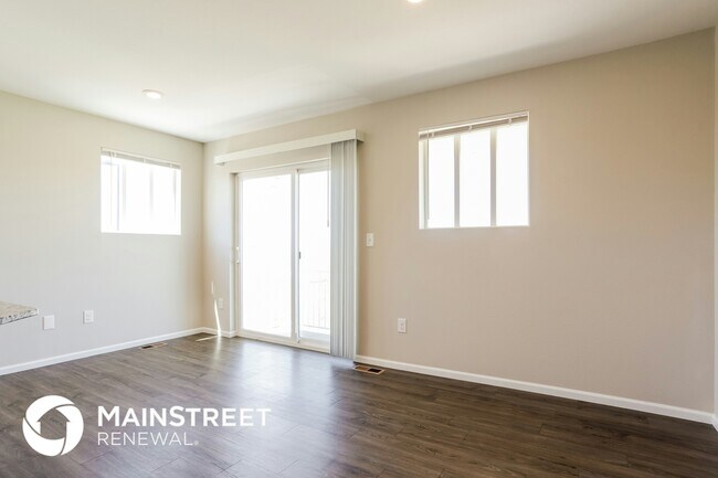 17717 E 54th Ave in Denver, CO - Building Photo - Building Photo