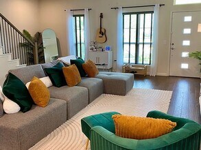 5801 A Charles Merle Dr in Austin, TX - Building Photo - Building Photo