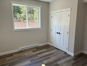 4549 Suncrest Rd in Nanaimo, BC - Building Photo - Building Photo
