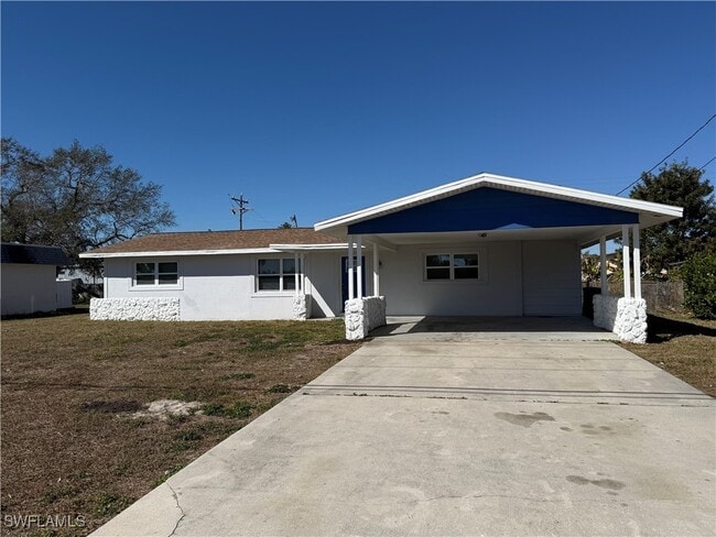 1315 NE Pine Island Ln in Cape Coral, FL - Building Photo - Building Photo