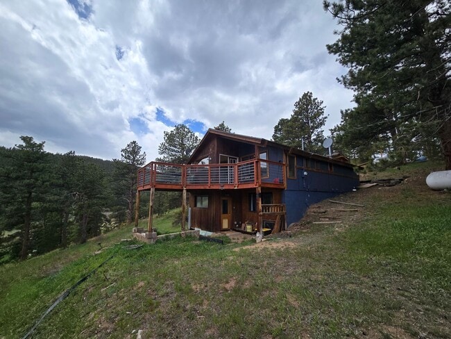 property at 229 Crestwood Ct
