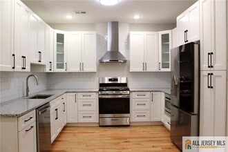 120 Forest Dr in Piscataway, NJ - Building Photo - Building Photo