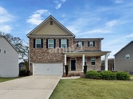 716 Cyprus Ave in Loganville, GA - Building Photo