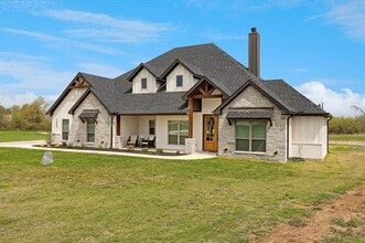 2028 Carrie Ct in Weatherford, TX - Building Photo - Building Photo