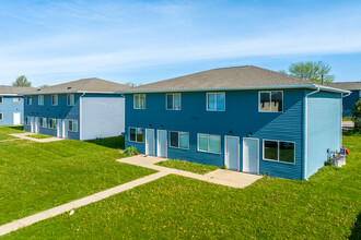 Southview Apartments in Cedar Rapids, IA - Foto de edificio - Building Photo