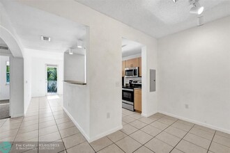 533 NE 3rd Ave in Fort Lauderdale, FL - Building Photo - Building Photo