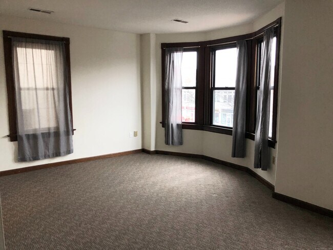 483 Main St in Middletown, CT - Foto de edificio - Building Photo