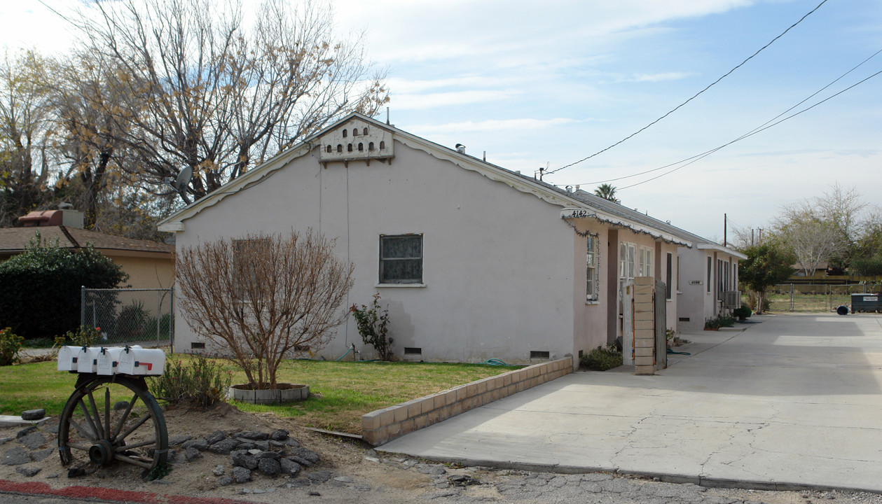 4142-4146 3rd Ave in San Bernardino, CA - Foto de edificio