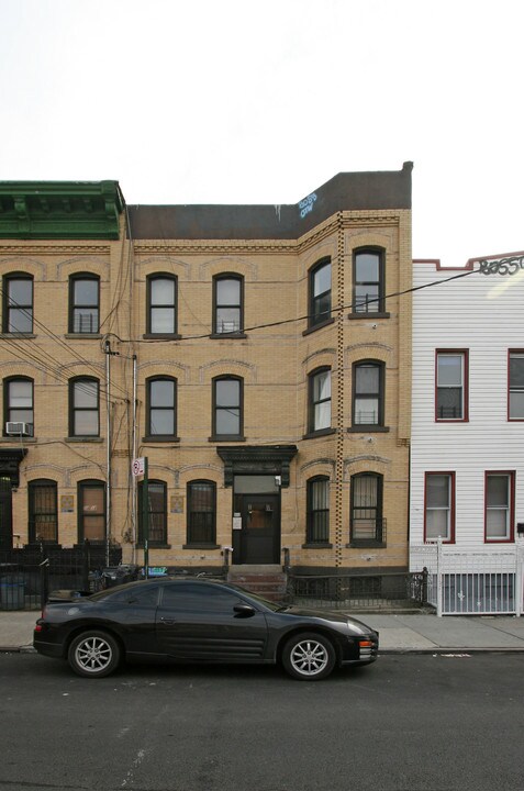 920 Hart St in Brooklyn, NY - Building Photo