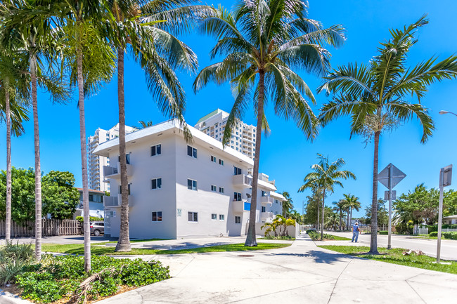 Waterside Apartments in Miami, FL - Foto de edificio - Building Photo