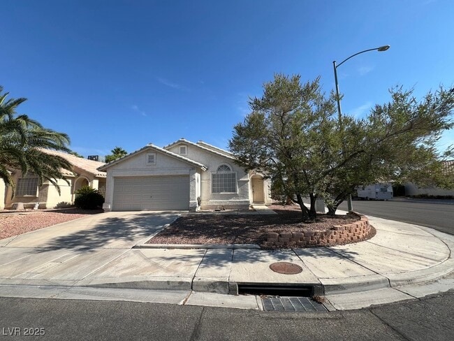 7100 Junction Village Ave in Las Vegas, NV - Building Photo - Building Photo