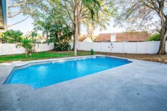 12335 Yellow Rose Cir in Riverview, FL - Building Photo - Building Photo