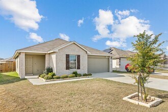 141 Hammond Ct in Jarrell, TX - Building Photo - Building Photo