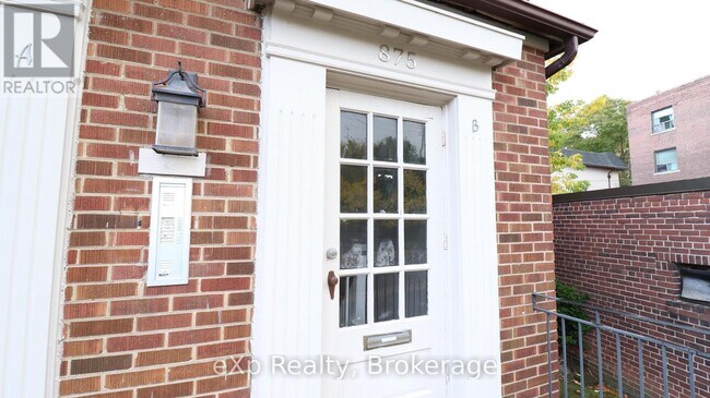 875 Millwood Rd in Toronto, ON - Building Photo - Building Photo