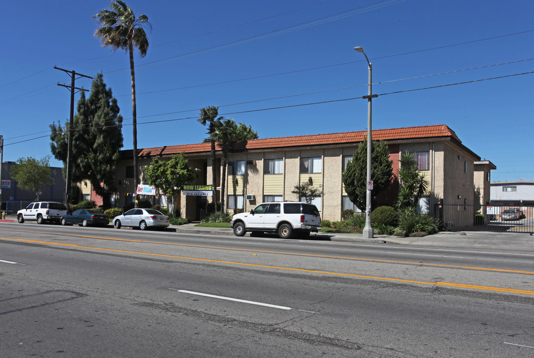 Van Nuys Apartments in Panorama City, CA - Building Photo