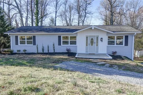 property at 19 N Forrest Dr