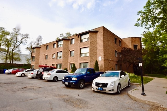 56 Donald St in Barrie, ON - Building Photo - Building Photo