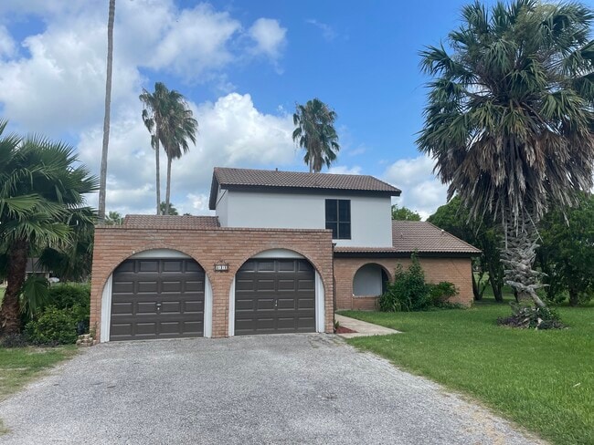 property at 811 Avenida De Leon