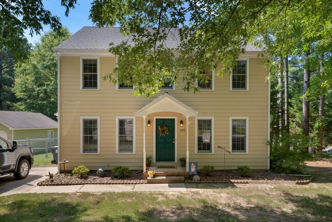 property at 1202 Little Acres Dr