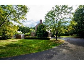 263 South St in Holliston, MA - Building Photo - Building Photo