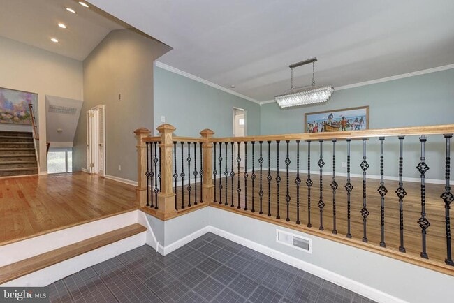 1717 Country Club Dr