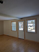 19 Barton Ct in Branford, CT - Building Photo