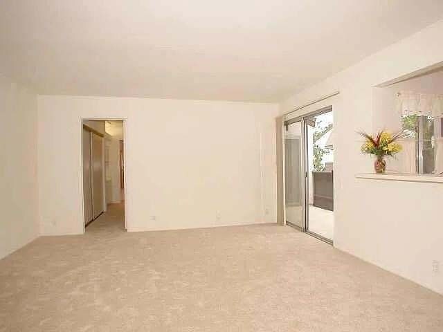 1353 Caminito Gabaldon, Unit D in San Diego, CA - Foto de edificio