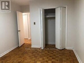 945 Simcoe St N in Oshawa, ON - Building Photo - Building Photo