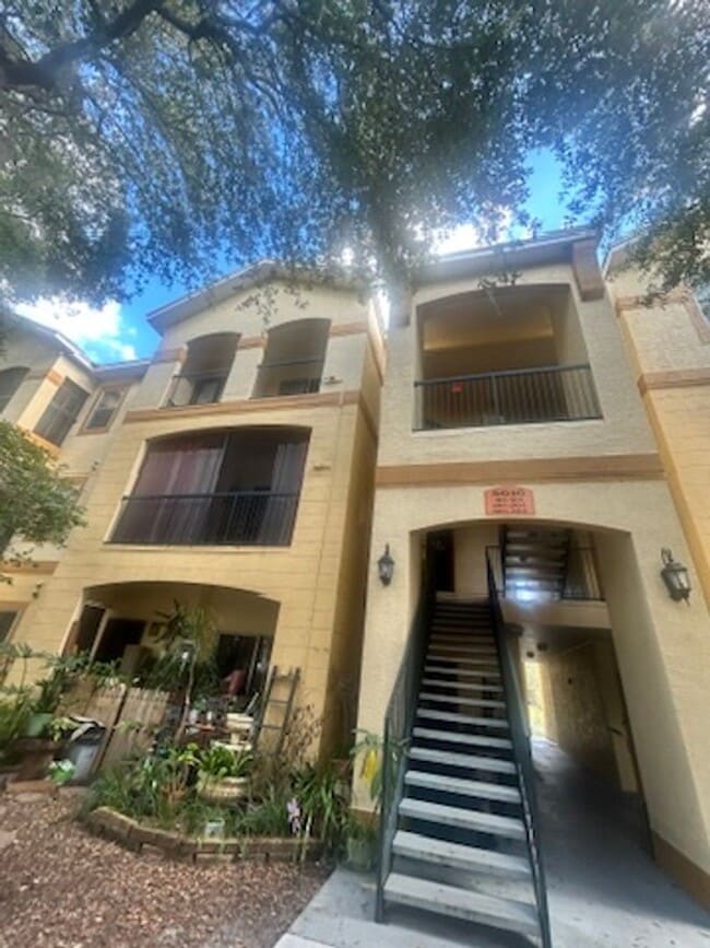 property at 5616 Pinnacle Heights Cir