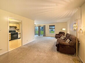 1206 Ballantrae Pl in Mundelein, IL - Building Photo - Building Photo