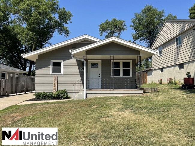 property at 2811 S Lemon St