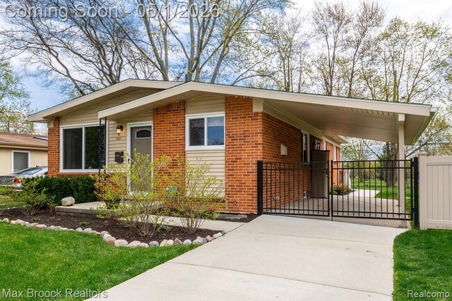 3818 Edgeland Ave in Royal Oak, MI - Building Photo - Building Photo