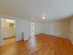 1825 University St in Eugene, OR - Building Photo - Building Photo