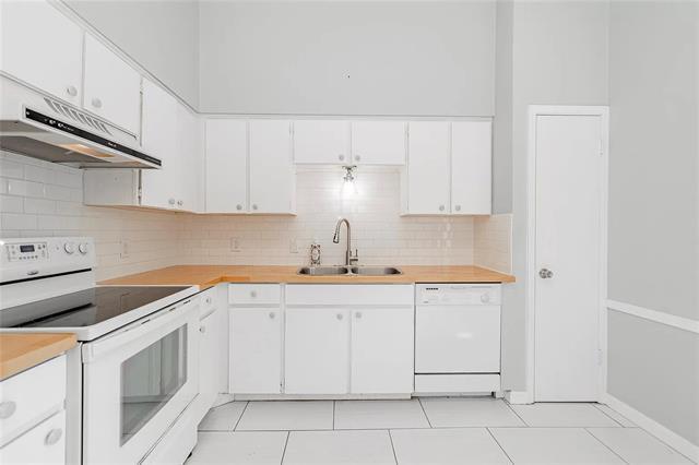 10438 High Hollows Dr in Dallas, TX - Building Photo - Building Photo