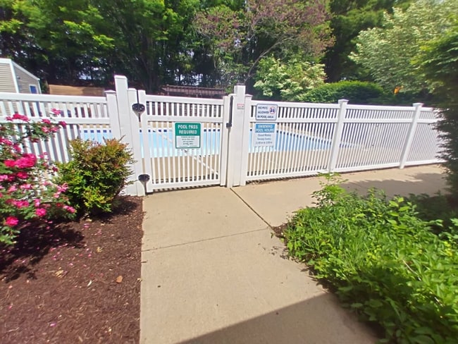 property at 600 Reusens Rd