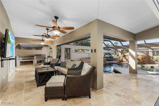 property at 2827 SW 33rd St