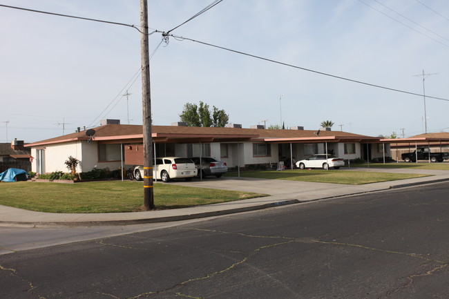 20077 1st St in Hilmar, CA - Foto de edificio - Building Photo