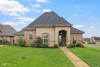 1017 Green Wood Cir in Haughton, LA - Building Photo - Building Photo