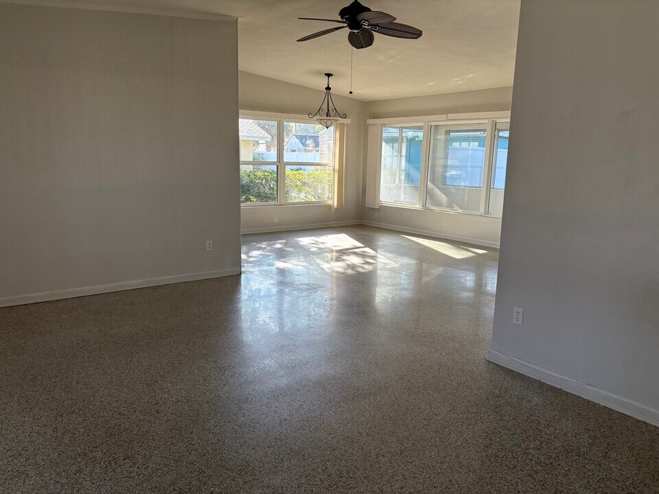 6034 Linneal Beach Dr in Apopka, FL - Building Photo
