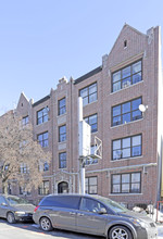 37-35 90th St in Flushing, NY - Foto de edificio - Building Photo