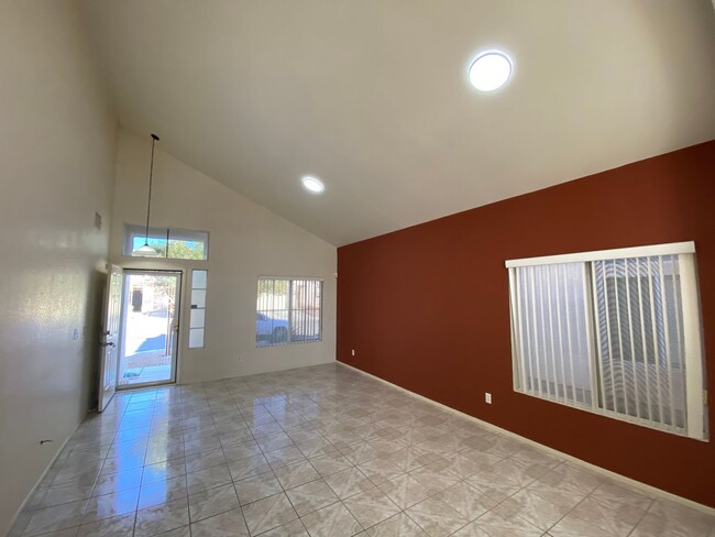 4355 Sunrise Shores Ave in North Las Vegas, NV - Foto de edificio - Building Photo