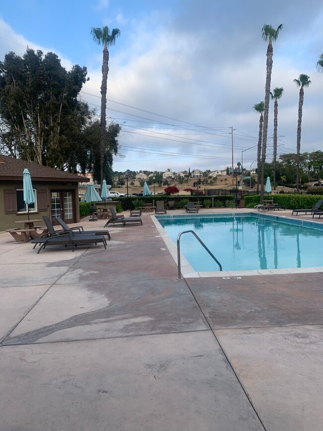 1236 Aruba Cv, Unit Master bedroom in Chula Vista, CA - Building Photo - Building Photo