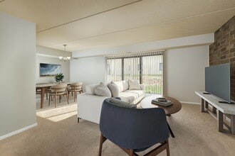 Stonecliffe in Monroeville, PA - Building Photo - Building Photo